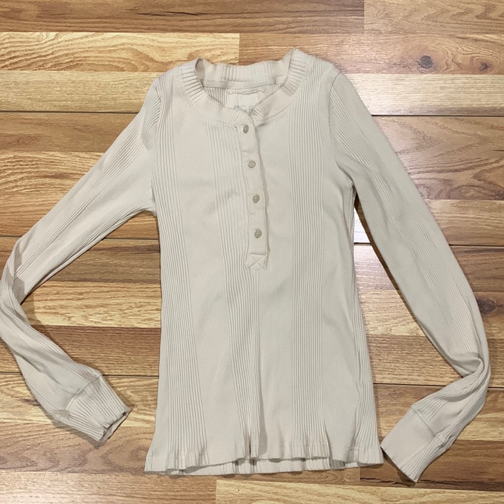 Women AE / Arie Top